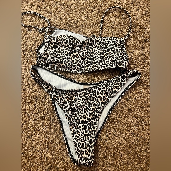 Bikini Lot - Picture 3 of 16